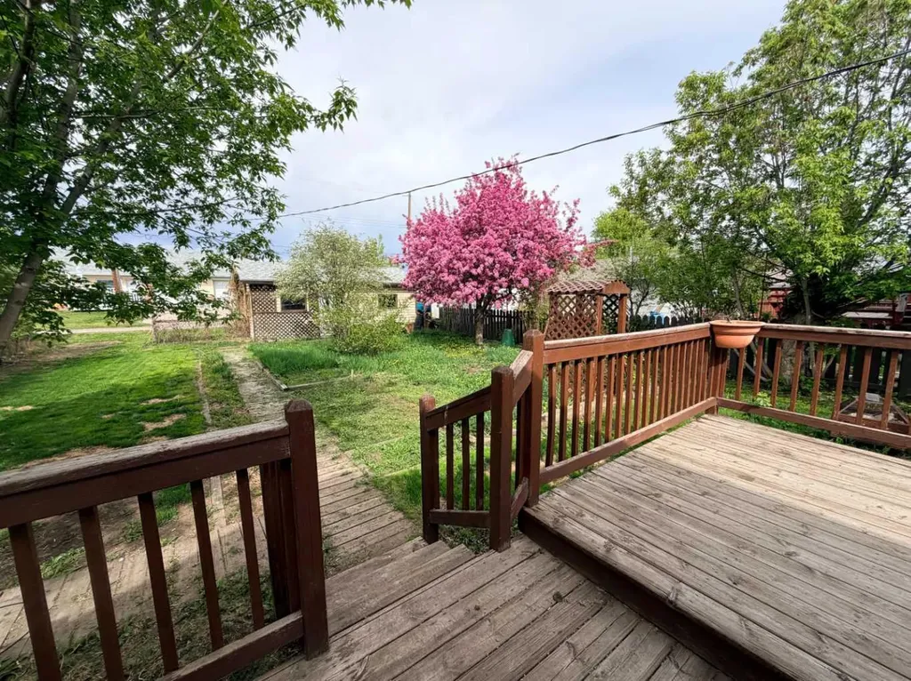 5112 47 Street Rocky Mountain House AB T0M 0C0