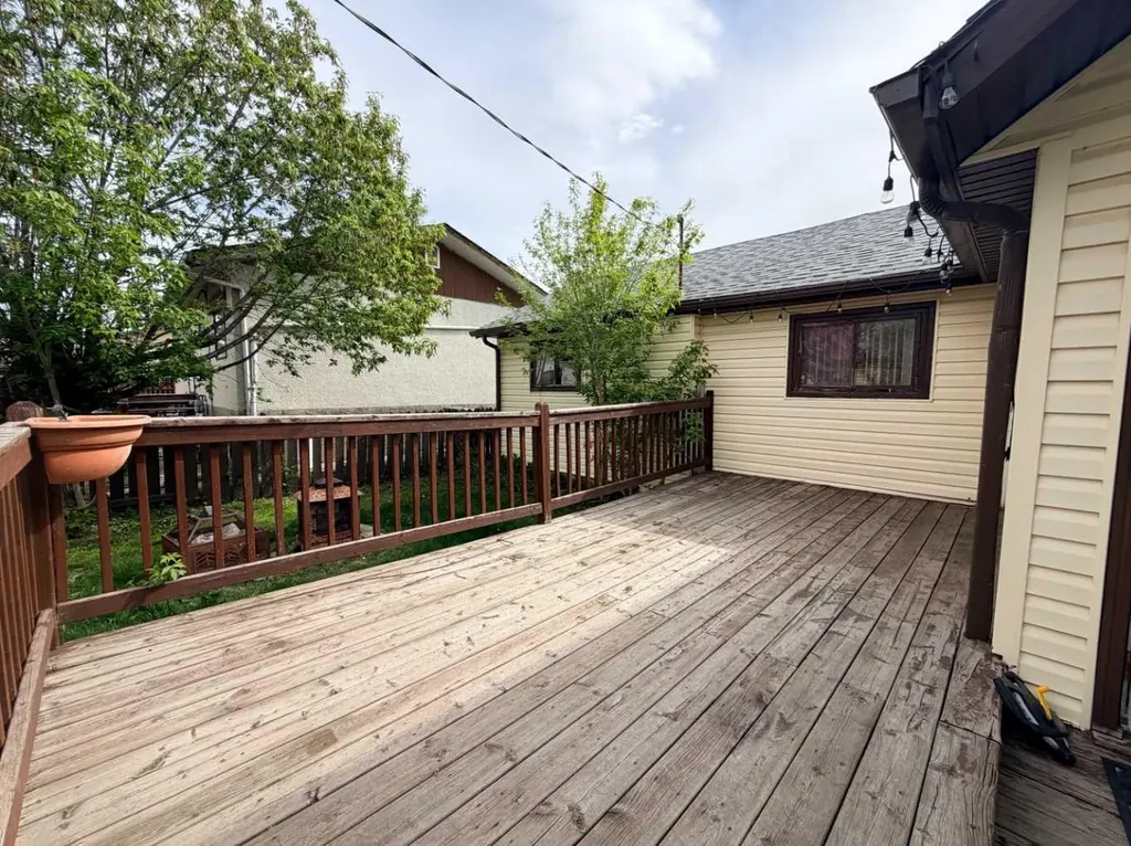 5112 47 Street Rocky Mountain House AB T0M 0C0