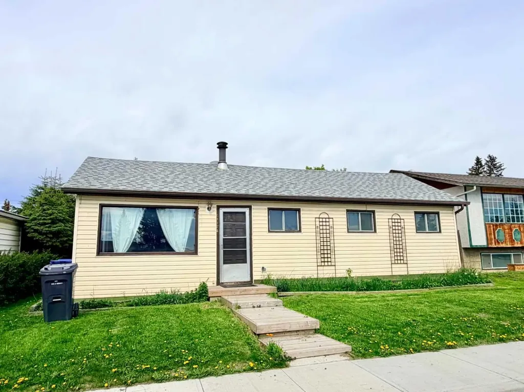5112 47 Street Rocky Mountain House AB T0M 0C0