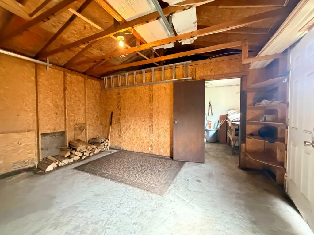 5112 47 Street Rocky Mountain House AB T4T 1M4