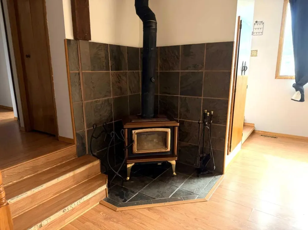 5112 47 Street Rocky Mountain House AB T0M 0C0