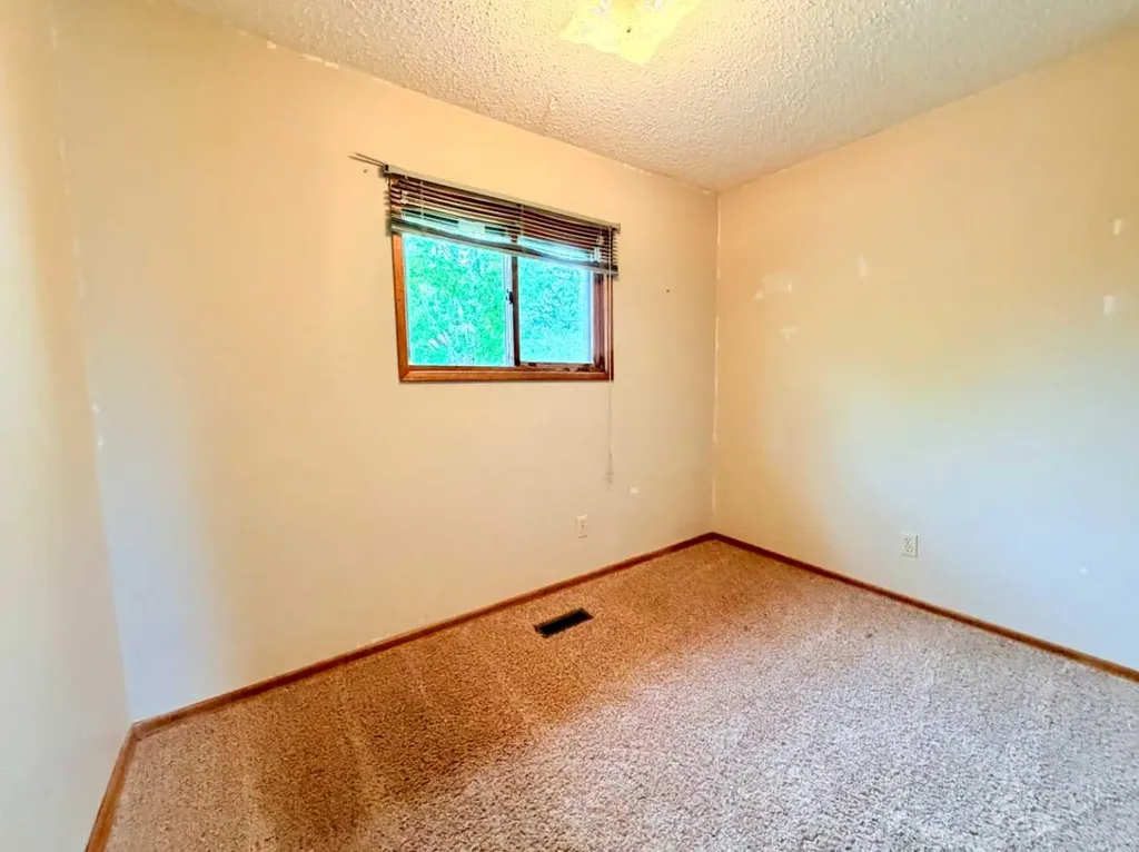 5112 47 Street Rocky Mountain House AB T0M 0C0