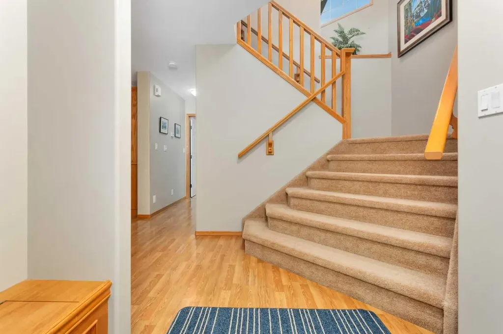 35 Lang Close Red Deer AB T4R 3N3