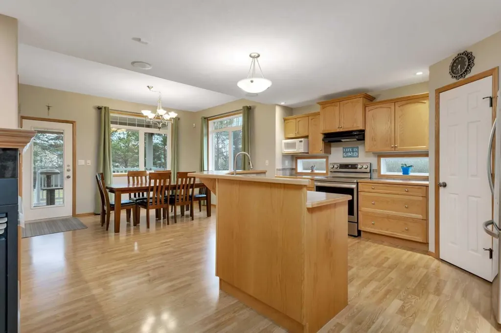 35 Lang Close Red Deer AB T4R 3N3