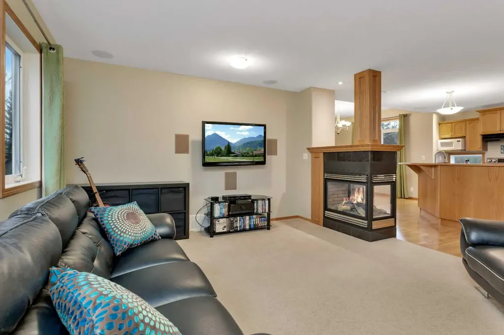 35 Lang Close Red Deer AB T4R 3N3