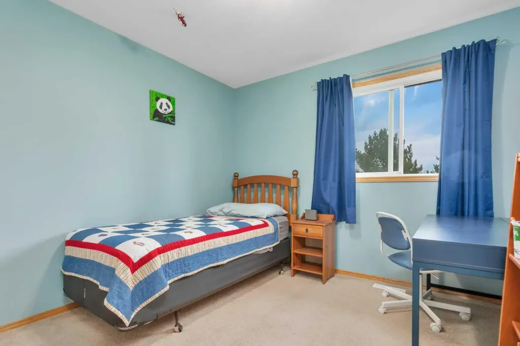 35 Lang Close Red Deer AB T4R 3N3