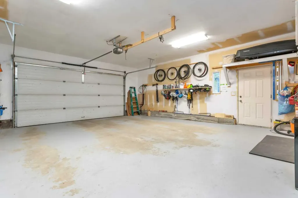 35 Lang Close Red Deer AB T4R 3N3