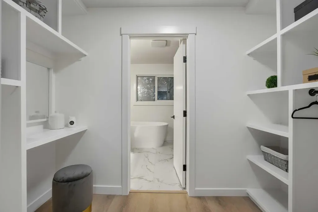 9532 Allison Drive SE Calgary AB T2J 1B5