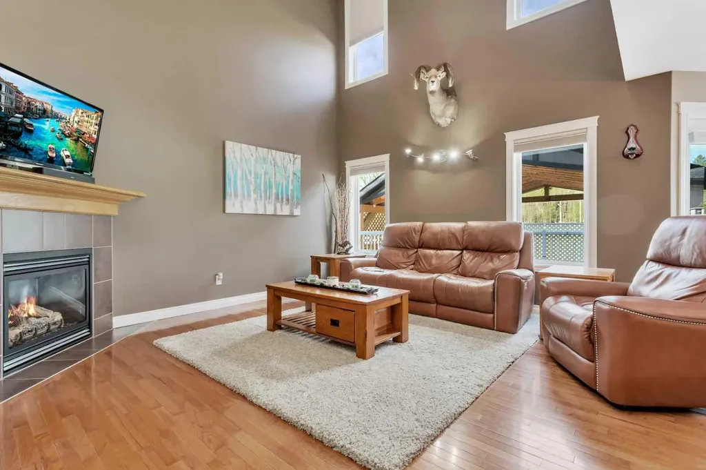 1204 1 Street NE Sundre AB T0M 1X0
