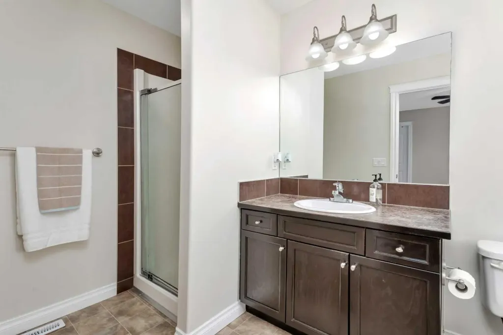 1204 1 Street NE Sundre AB T0M 1X0