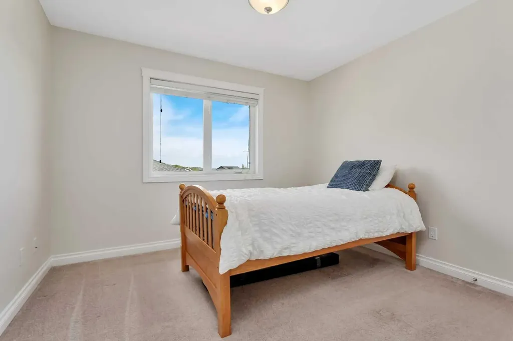 1204 1 Street NE Sundre AB T0M 1X0