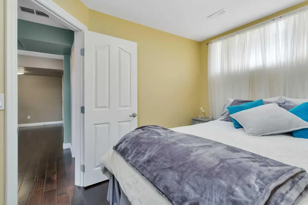 1204 1 Street NE Sundre AB T0M 1X0