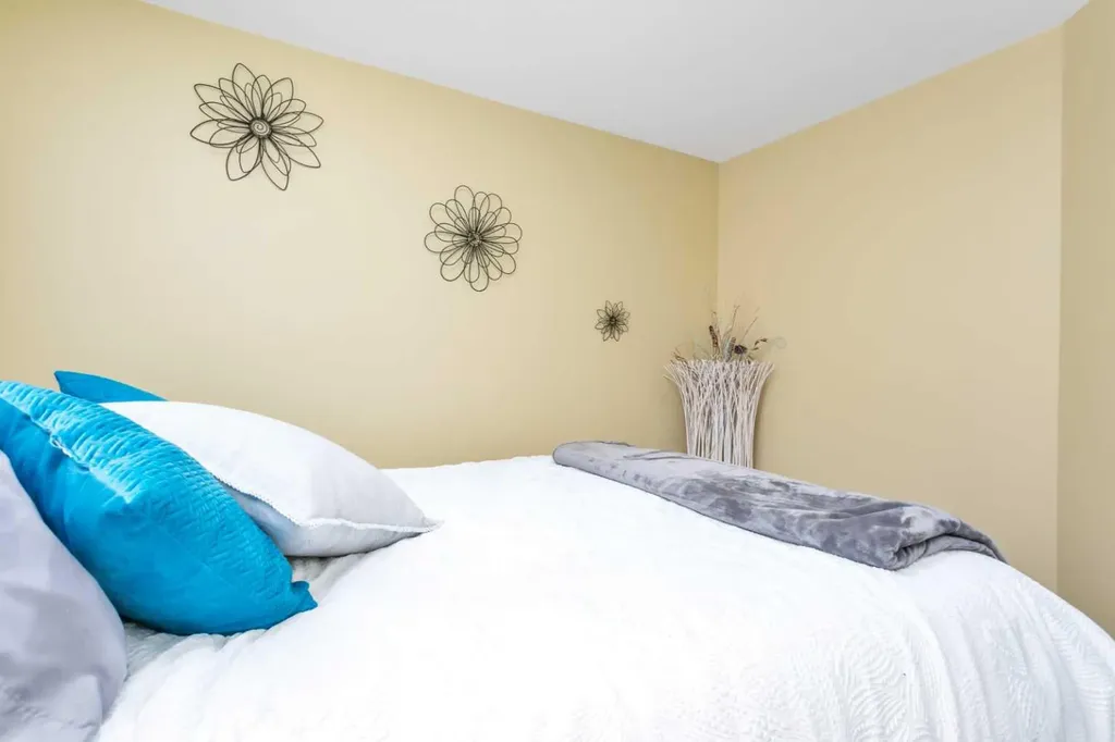 1204 1 Street NE Sundre AB T0M 1X0