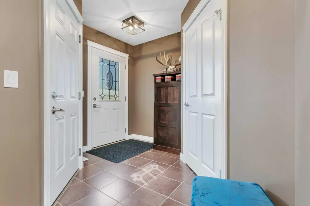 1204 1 Street NE Sundre AB T0M 1X0