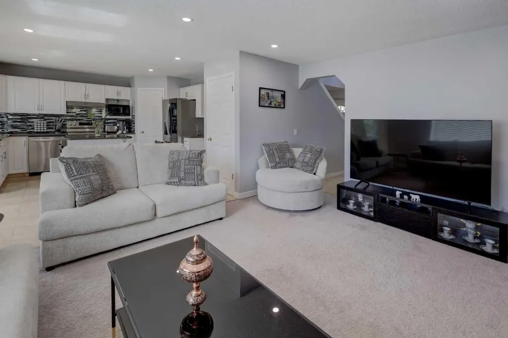 9982 Hidden Valley Drive NW Calgary AB T3A 5G6