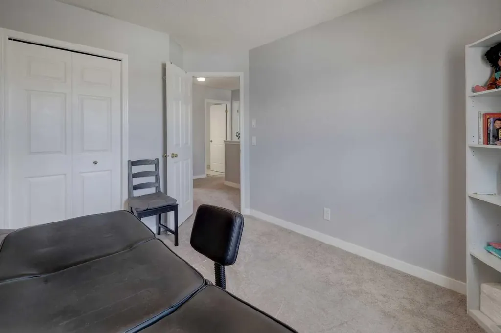 9982 Hidden Valley Drive NW Calgary AB T3A 5G6