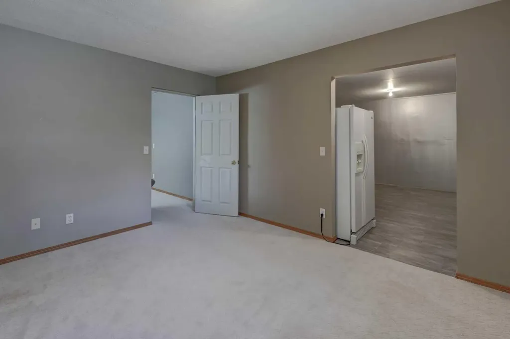 9982 Hidden Valley Drive NW Calgary AB T3A 5G6