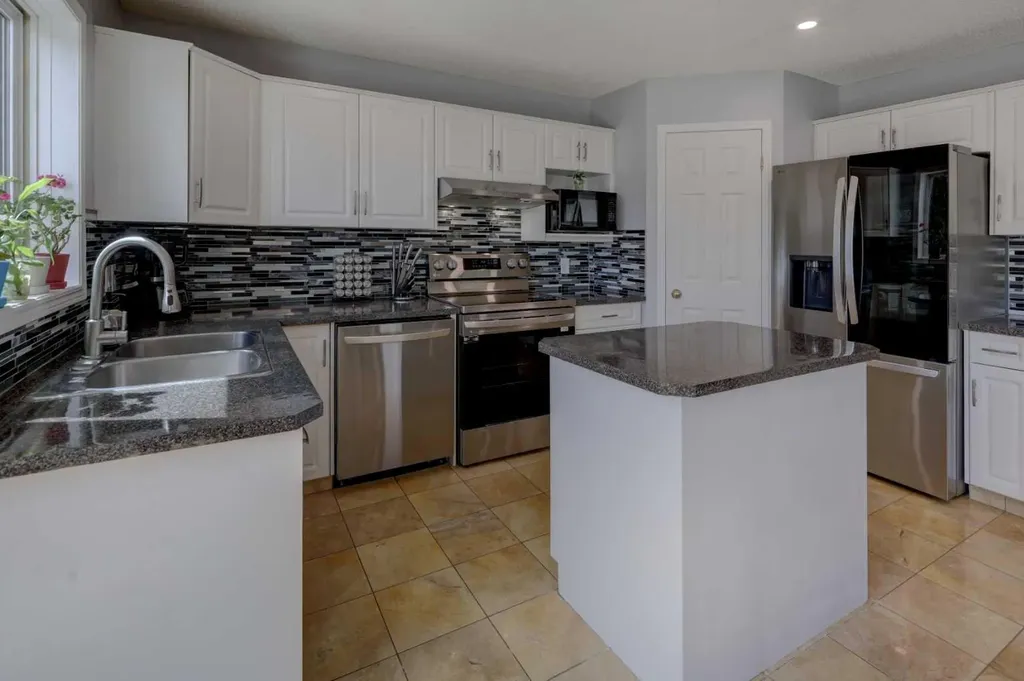 9982 Hidden Valley Drive NW Calgary AB T3A 5G6