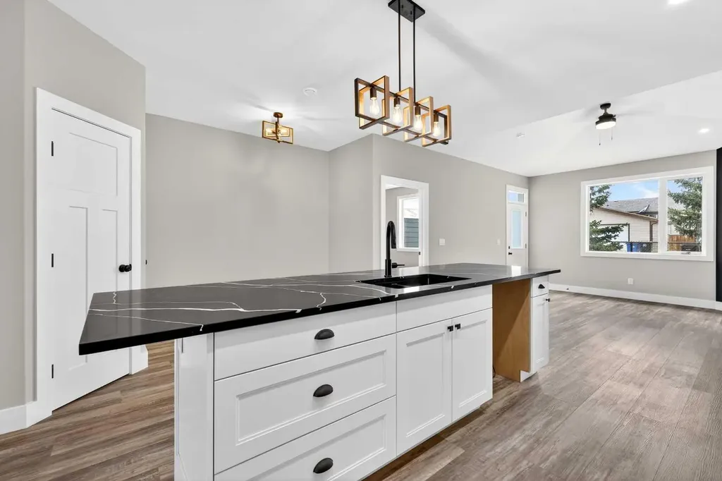 610 4 Avenue SW Sundre AB T0M1X0