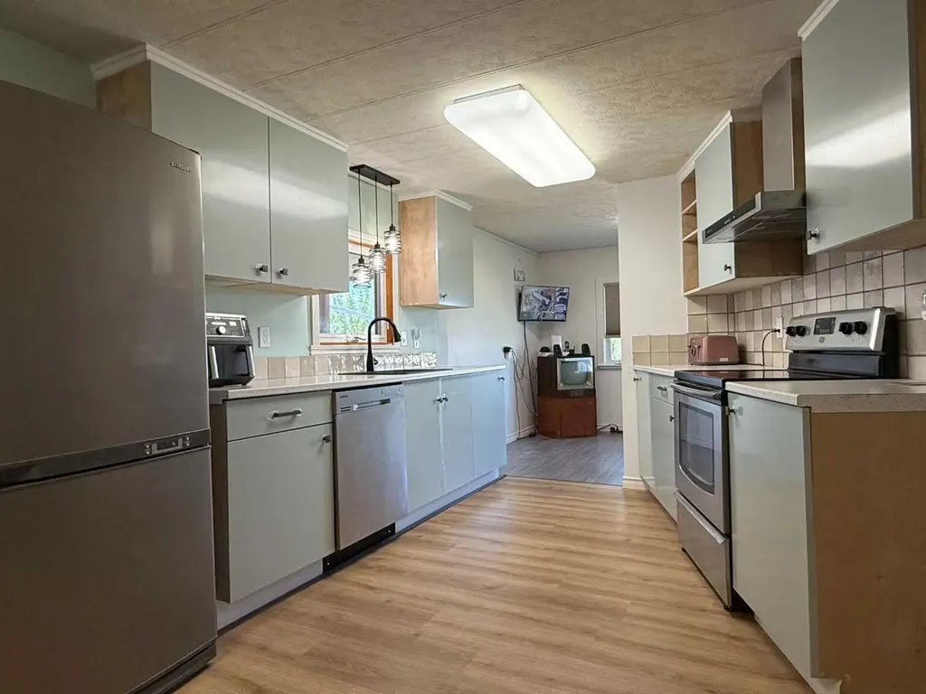 204 6 Street Suffield AB T0J 2N0