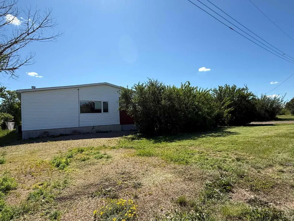 204 6 Street Suffield AB T0J 2N0