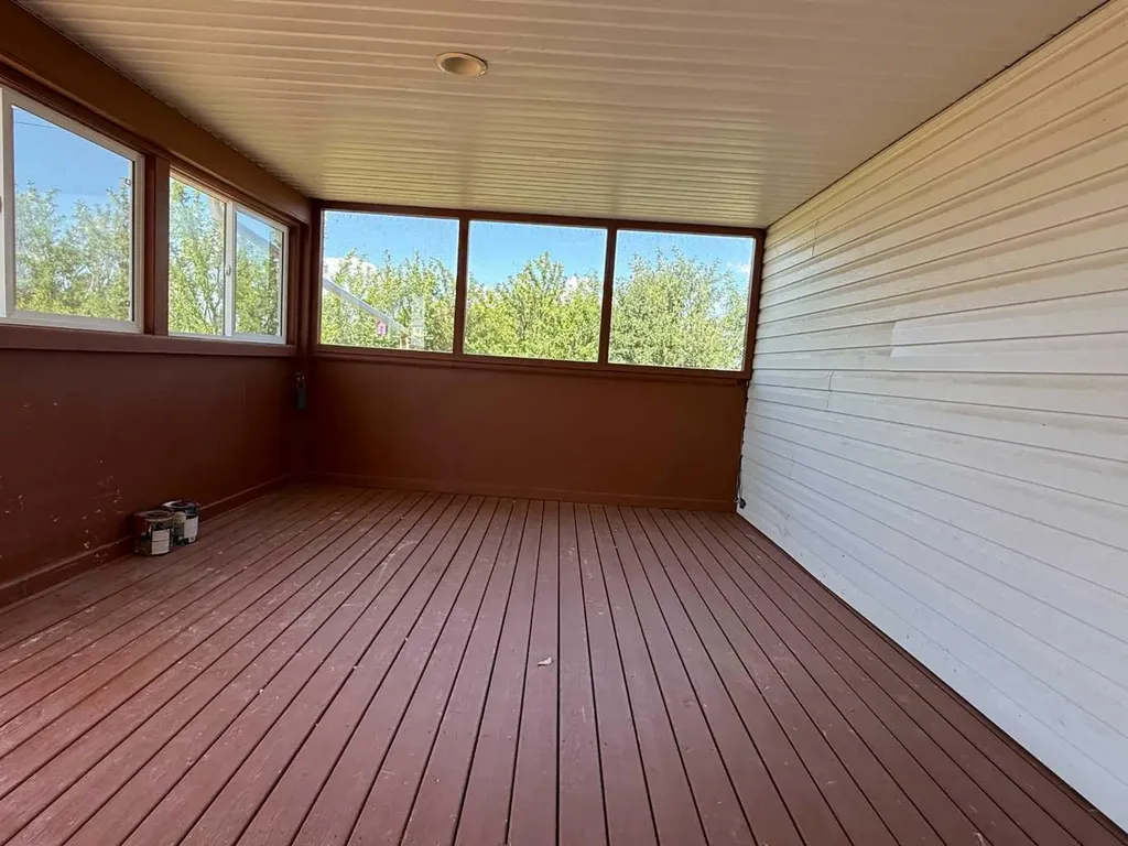 204 6 Street Suffield AB T0J 2N0