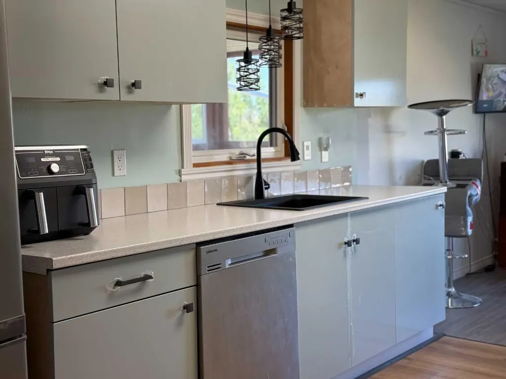 204 6 Street Suffield AB T0J 2N0