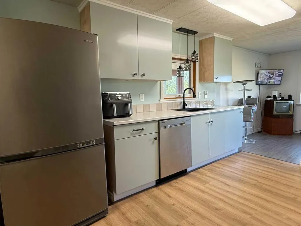 204 6 Street Suffield AB T0J 2N0