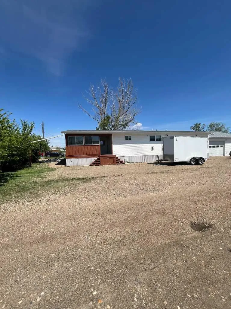204 6 Street Suffield AB T0J 2N0