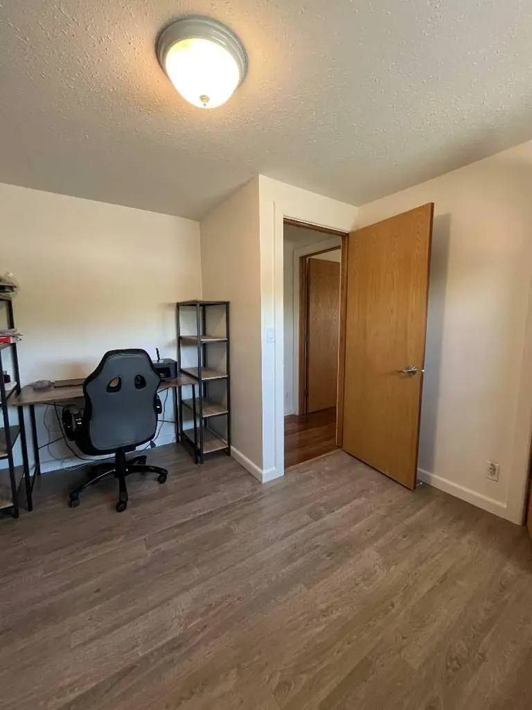 204 6 Street Suffield AB T0J 2N0