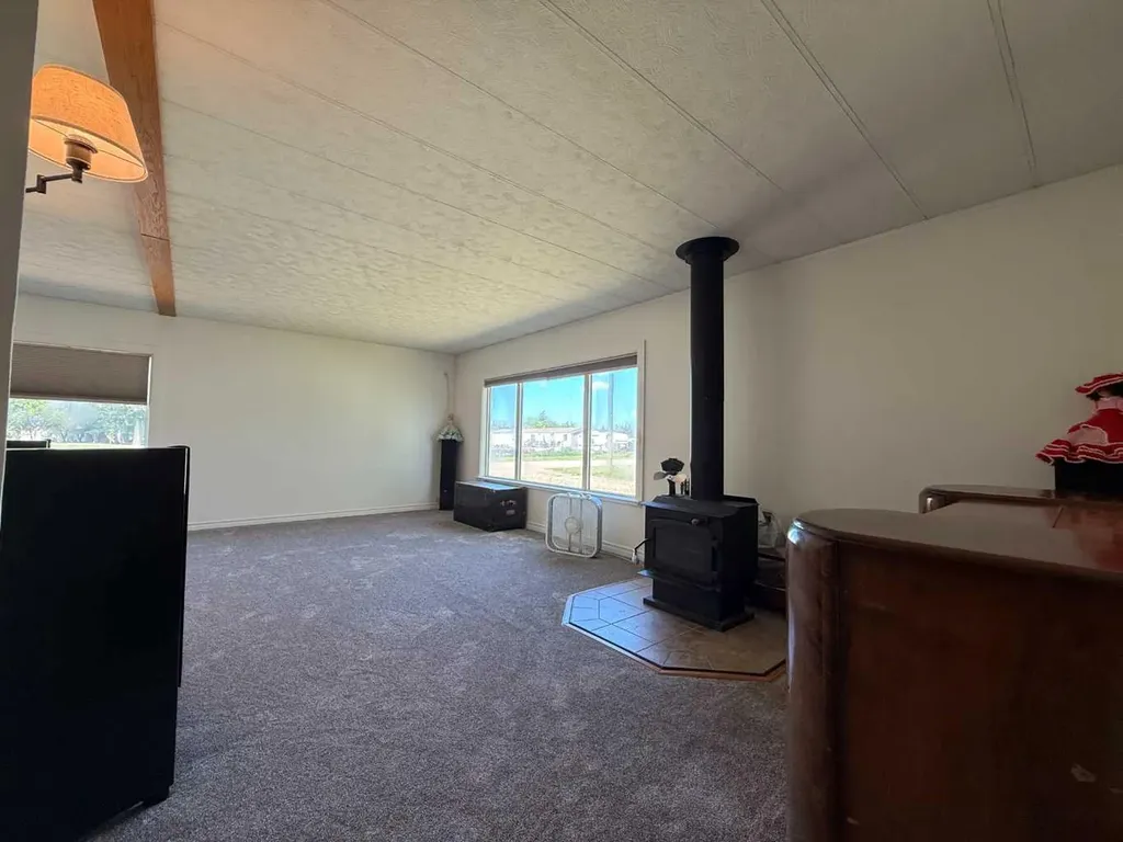 204 6 Street Suffield AB T0J 2N0