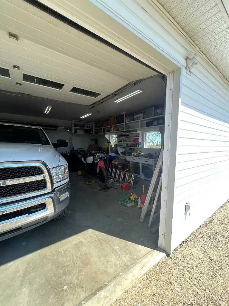 204 6 Street Suffield AB T0J 2N0