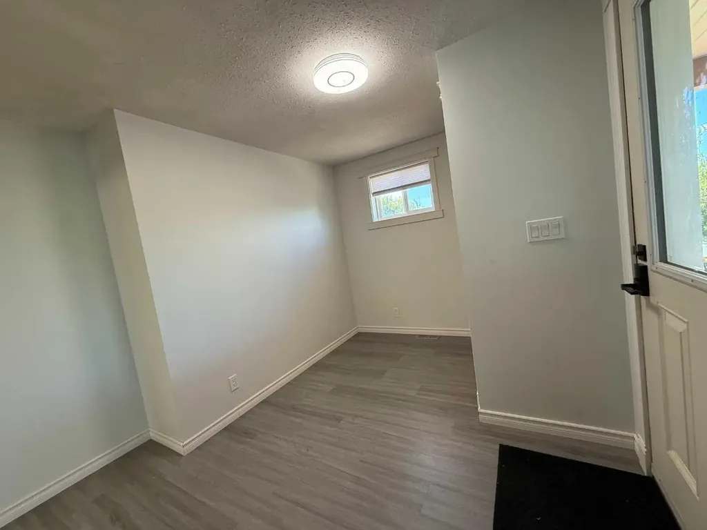204 6 Street Suffield AB T0J 2N0