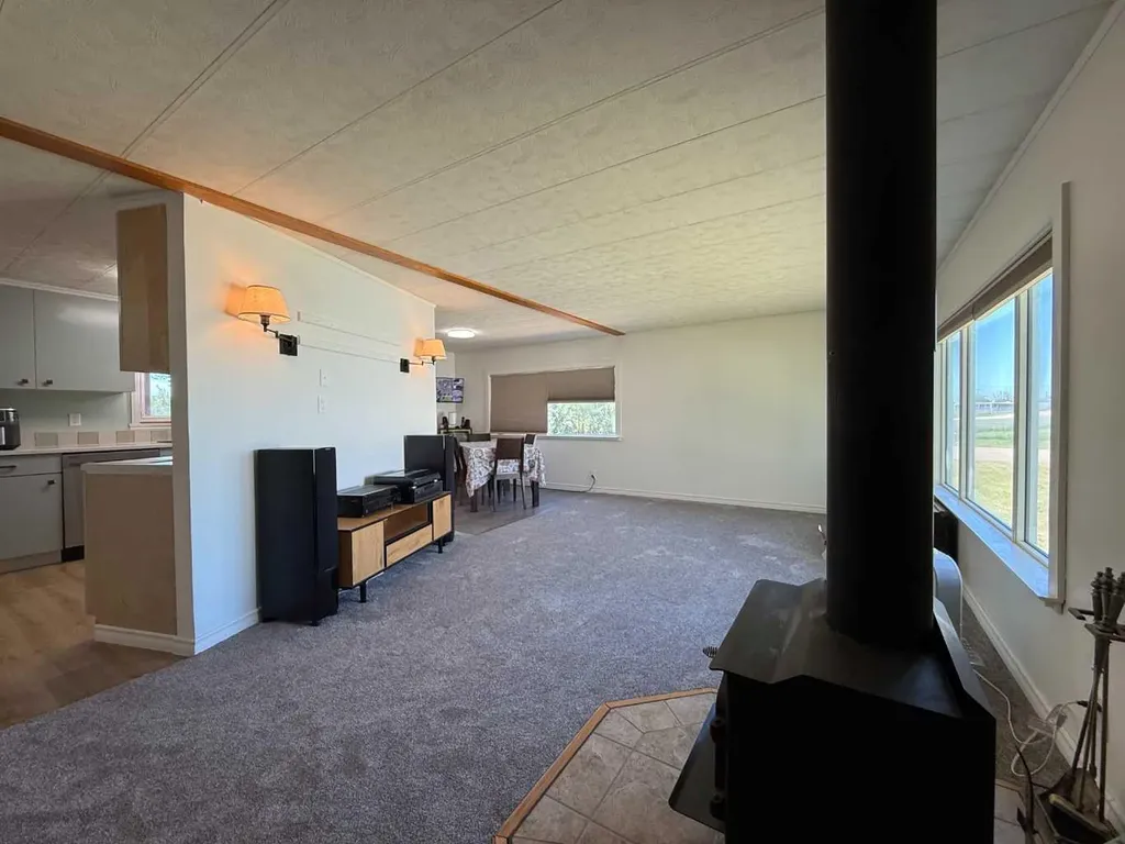 204 6 Street Suffield AB T0J 2N0