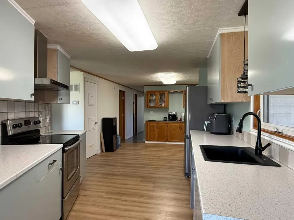 204 6 Street Suffield AB T0J 2N0
