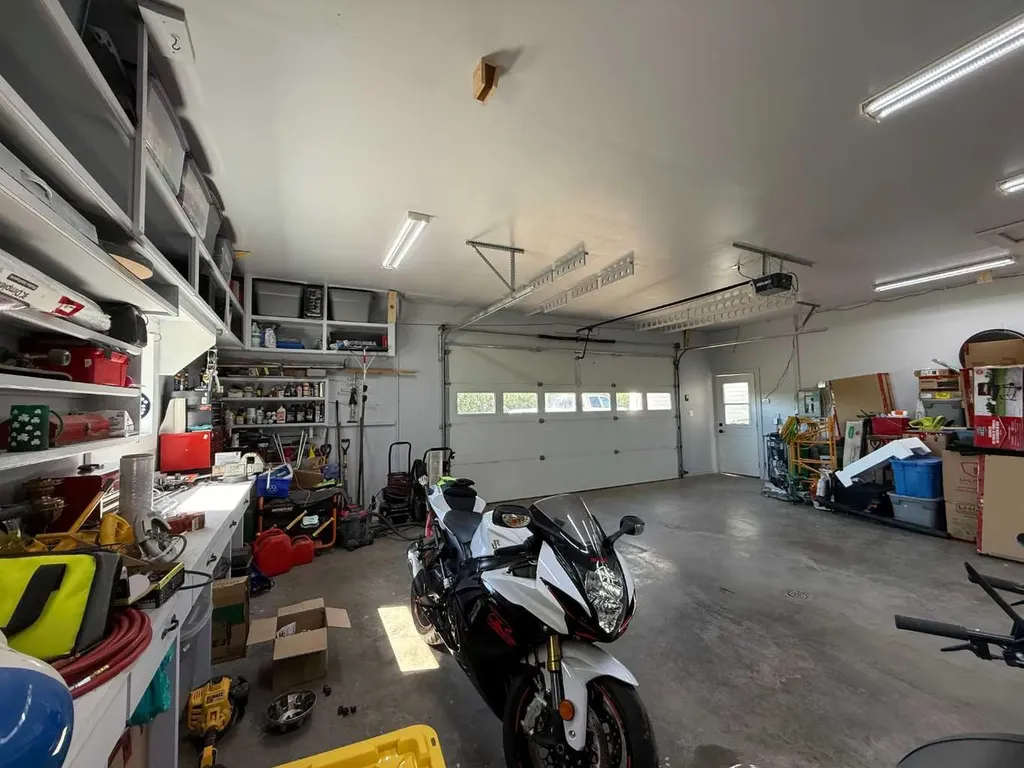204 6 Street Suffield AB T0J 2N0