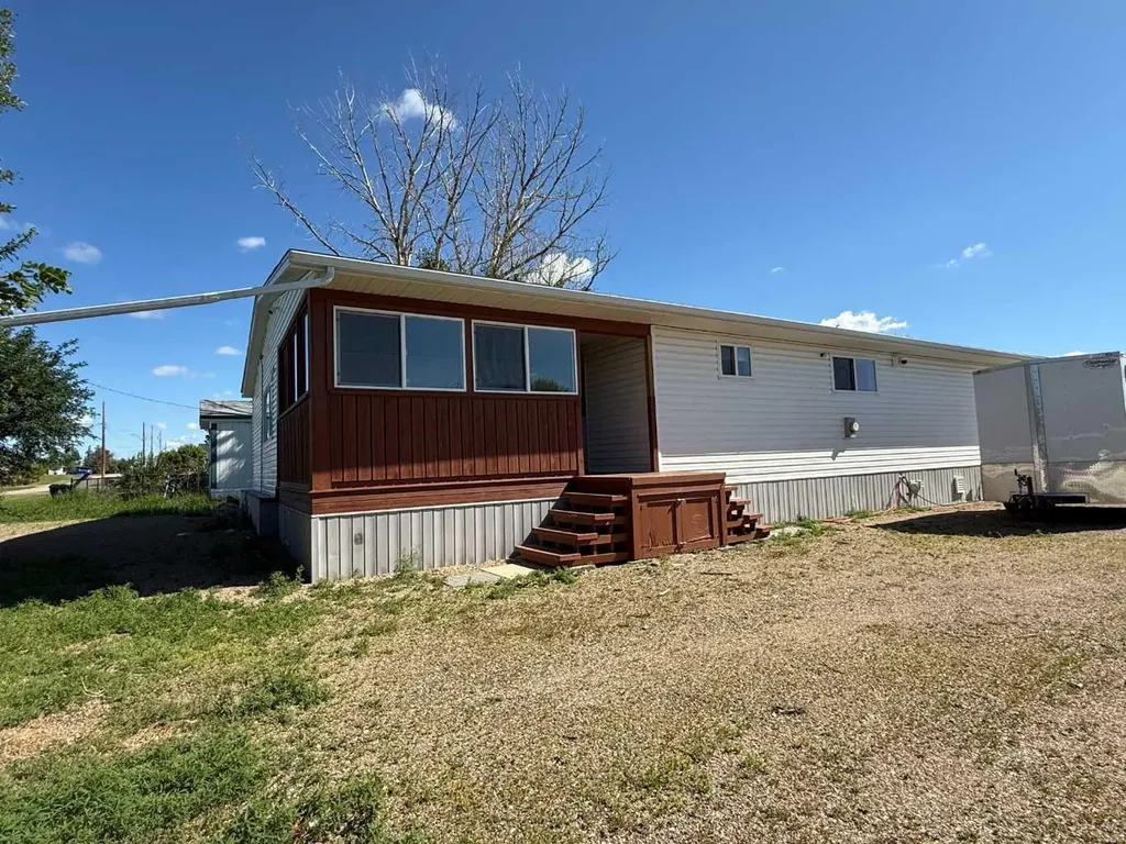 204 6 Street Suffield AB T0J 2N0
