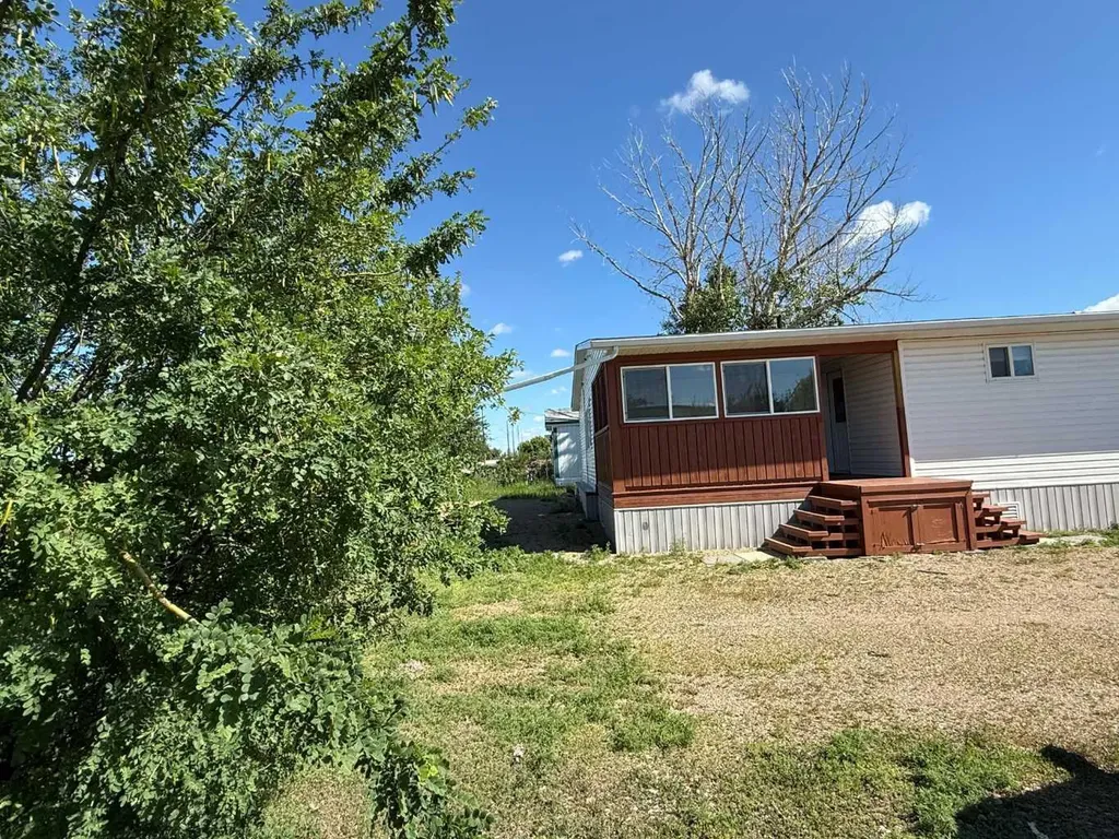 204 6 Street Suffield AB T0J 2N0