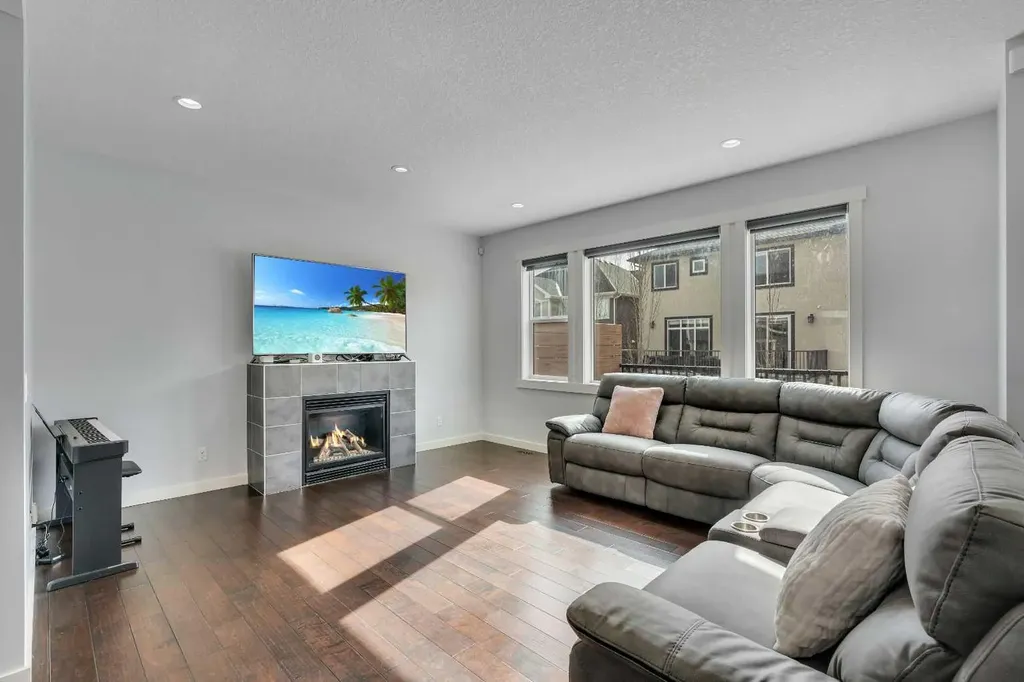 151 Stonemere Green Chestermere AB T1X 0S2