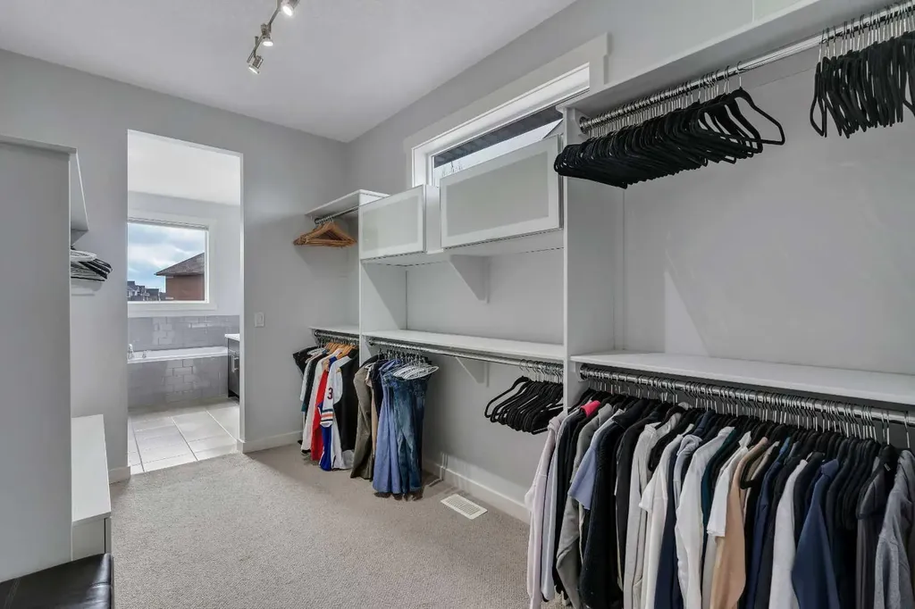 151 Stonemere Green Chestermere AB T1X 0S2