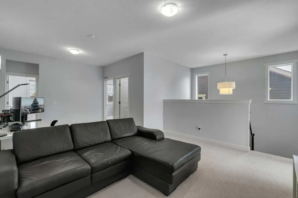 151 Stonemere Green Chestermere AB T1X 0S2