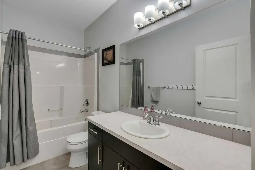 151 Stonemere Green Chestermere AB T1X 0S2