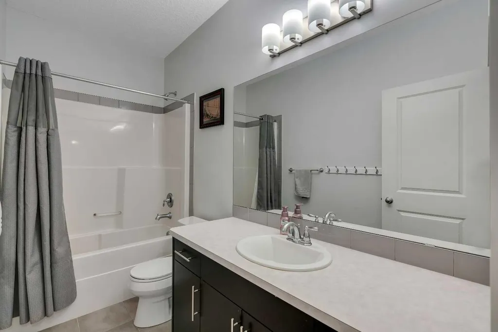 151 Stonemere Green Chestermere AB T1X 0S2