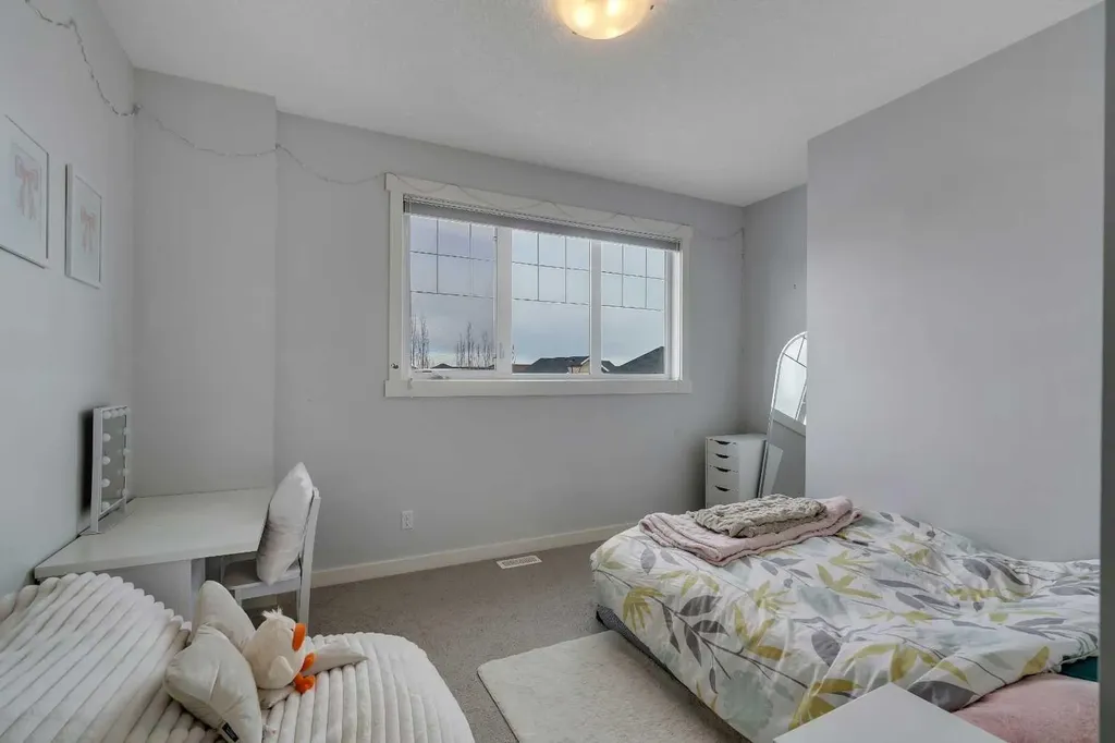 151 Stonemere Green Chestermere AB T1X 0S2