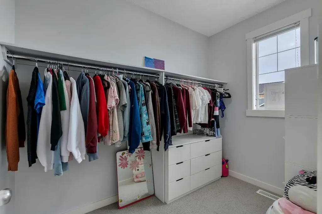151 Stonemere Green Chestermere AB T1X 0S2