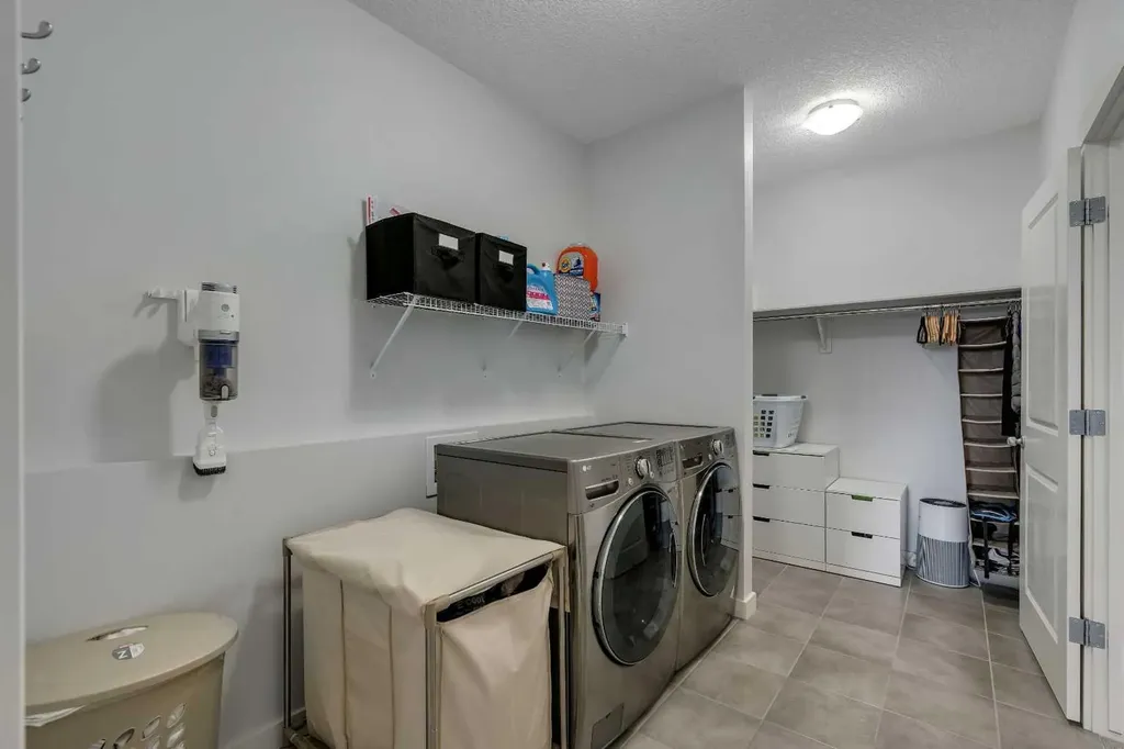 151 Stonemere Green Chestermere AB T1X 0S2