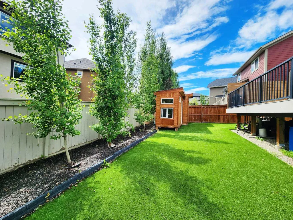 151 Stonemere Green Chestermere AB T1X 0S2