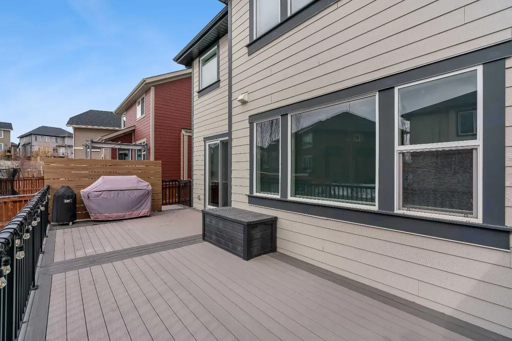 151 Stonemere Green Chestermere AB T1X 0S2