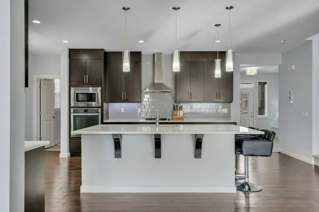 151 Stonemere Green Chestermere AB T1X 0S2