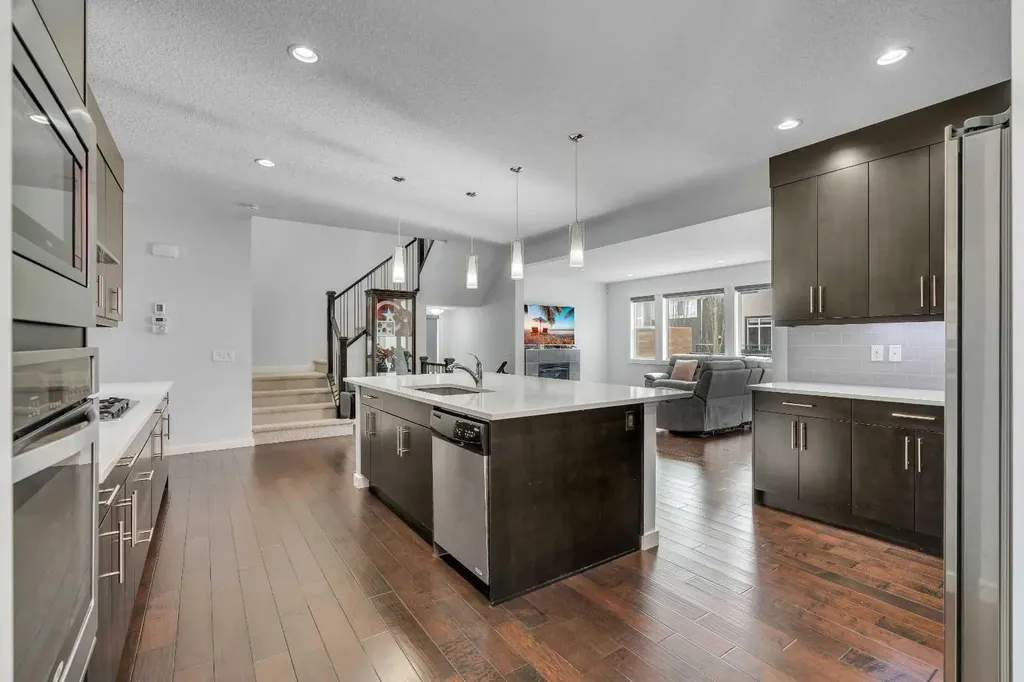 151 Stonemere Green Chestermere AB T1X 0S2